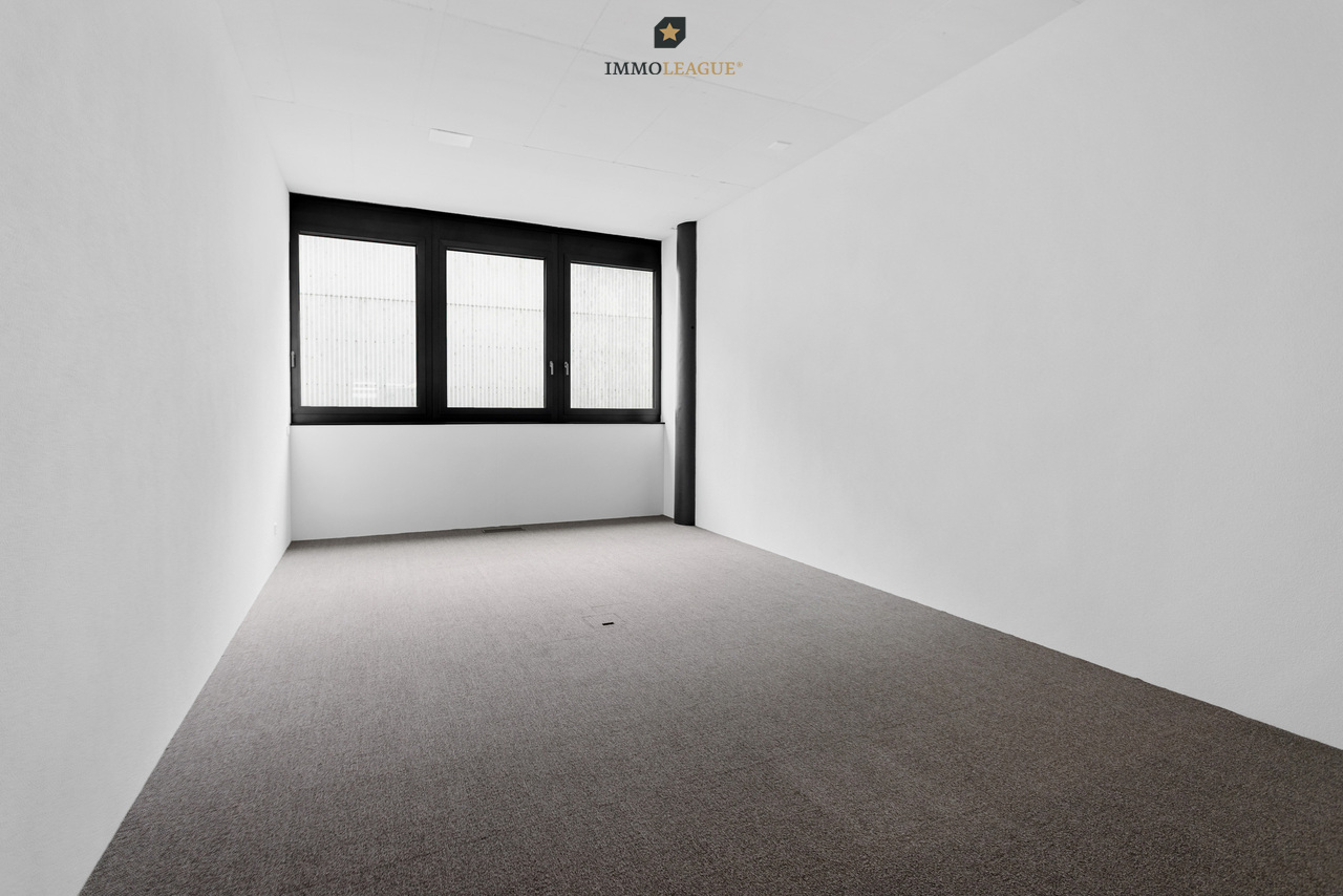 112m² office