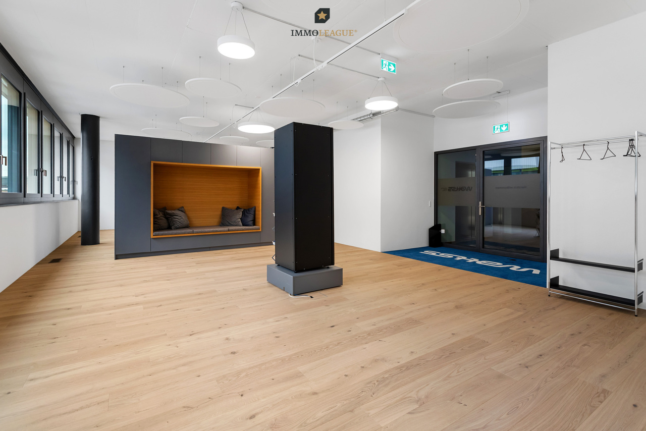 112m² office