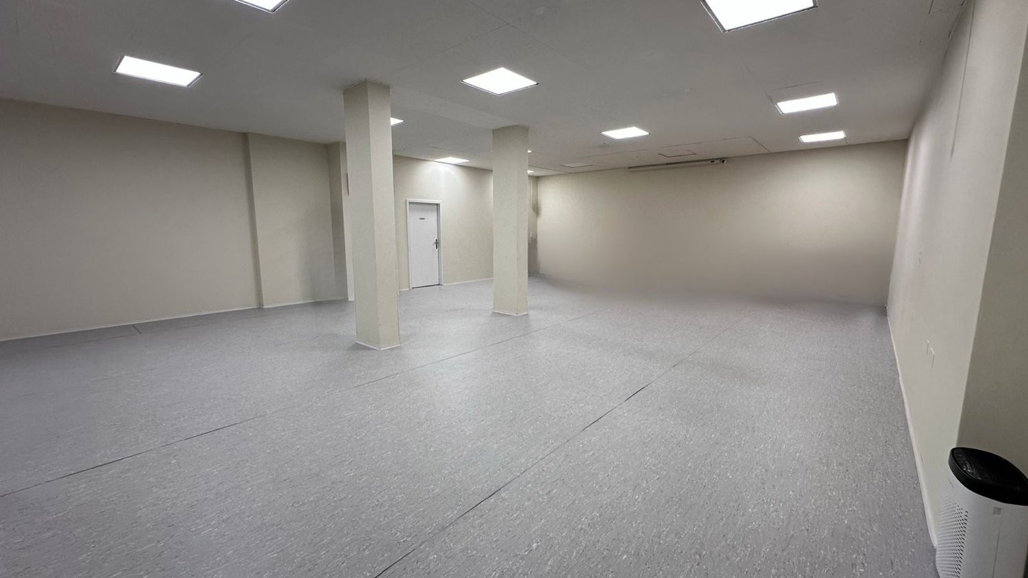 277m² shop