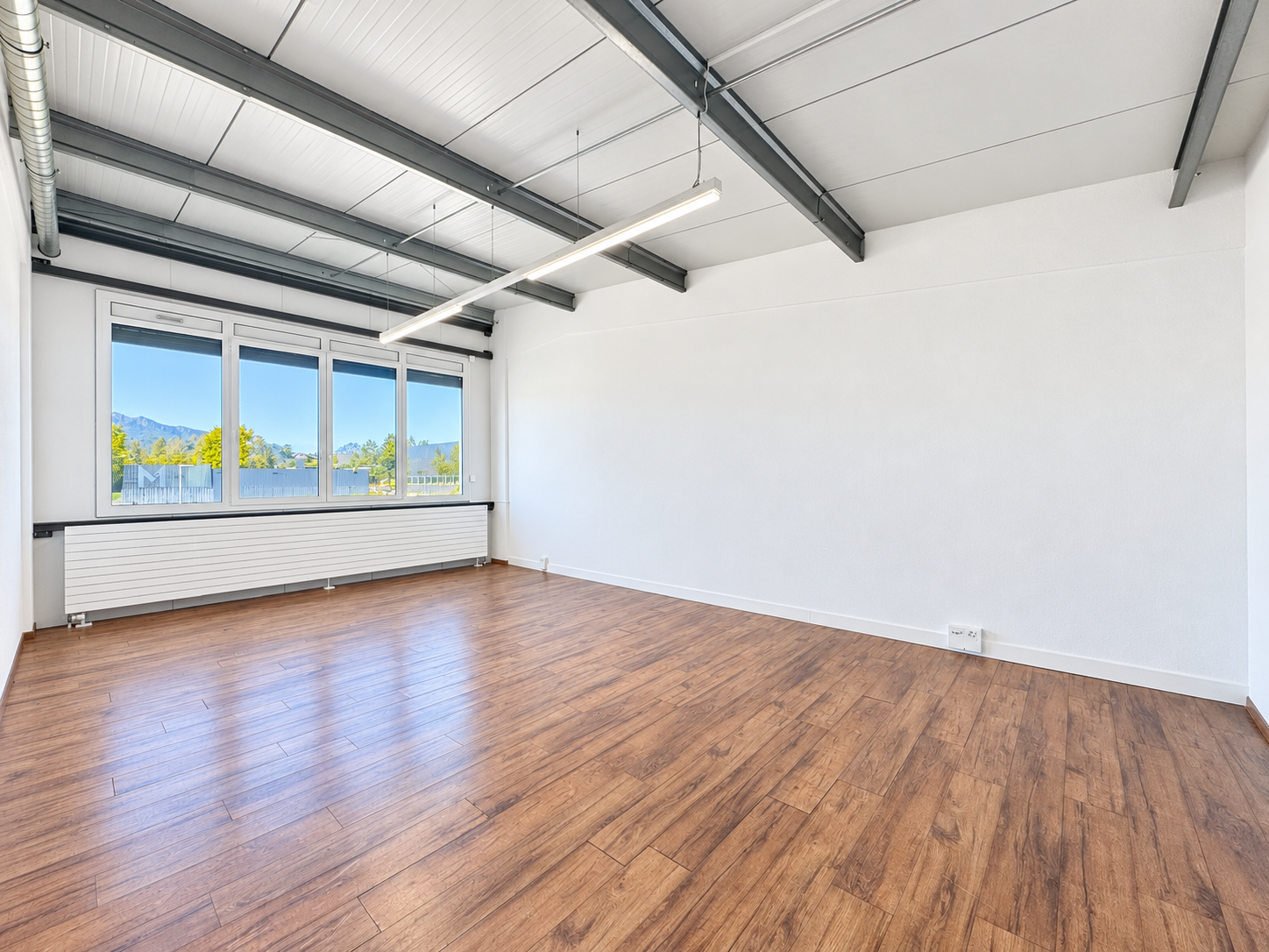 210m² Büro, Foto 1 von 2