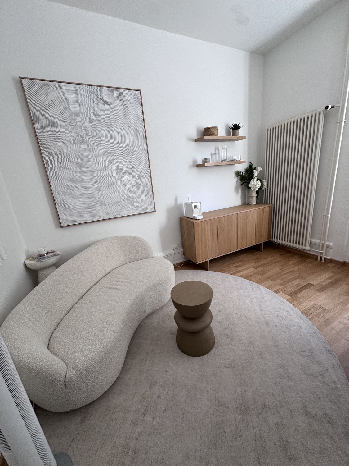 Commercial, Foto 1 von 10