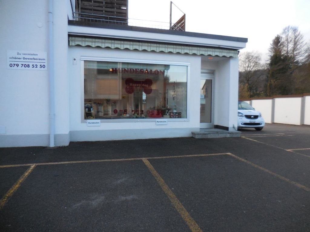 64m² shop