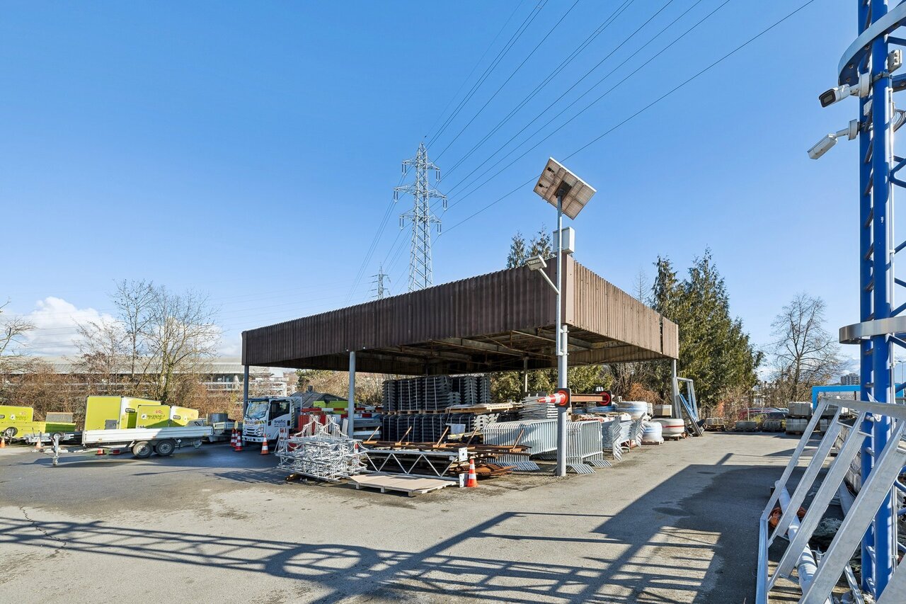 636m² atelier, Foto 3 von 4