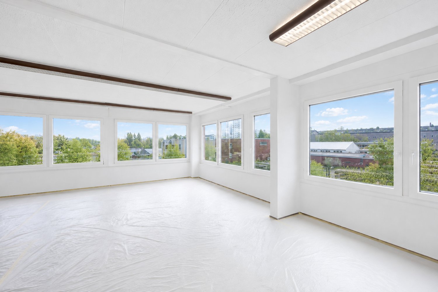 32m² commercial