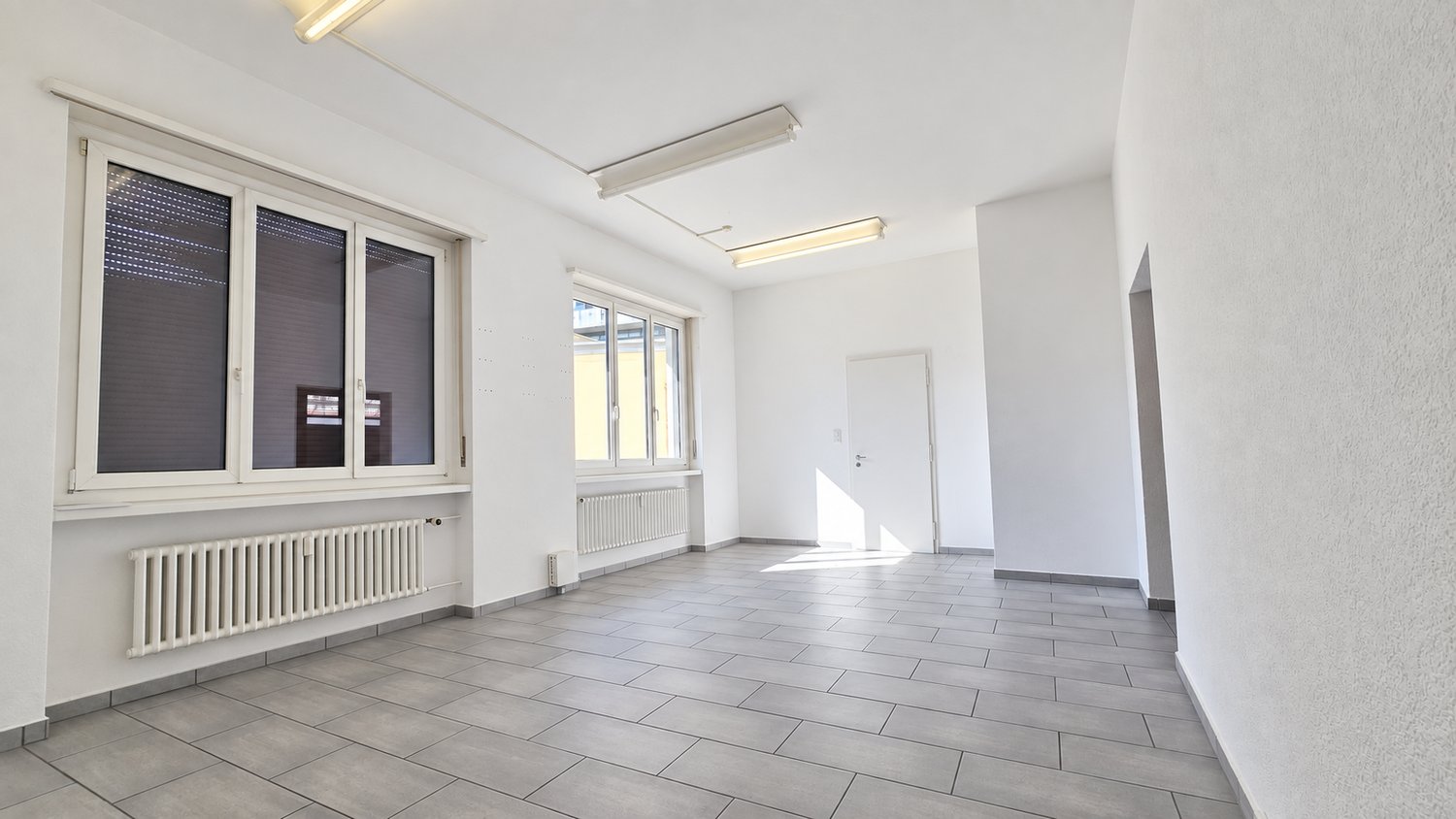 95m² commercial