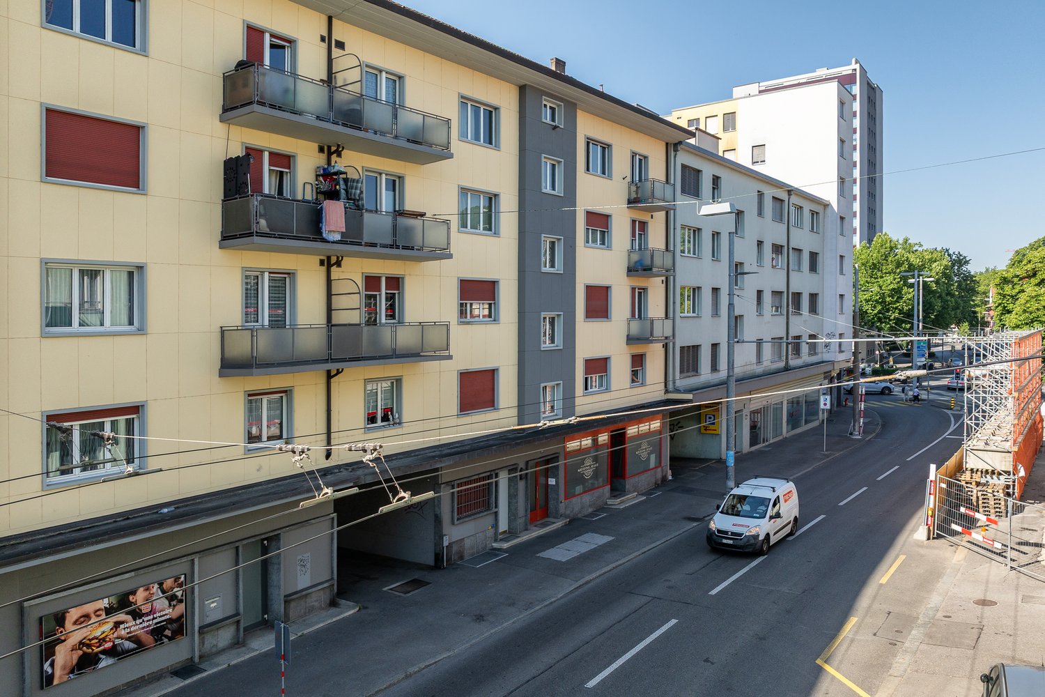 95m² commercial