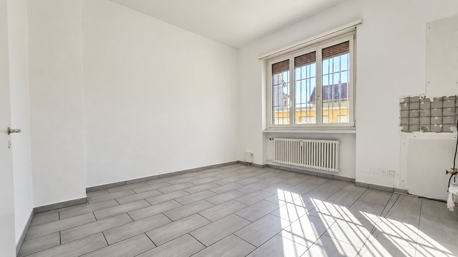 95m² commercial