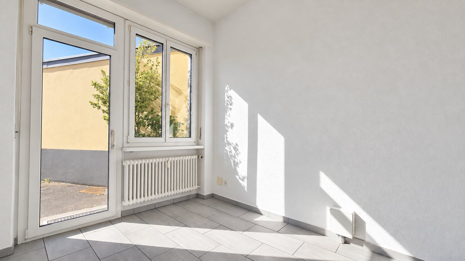 95m² commercial