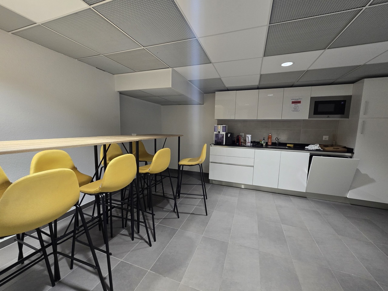 271m² Büro, Foto 5 von 9
