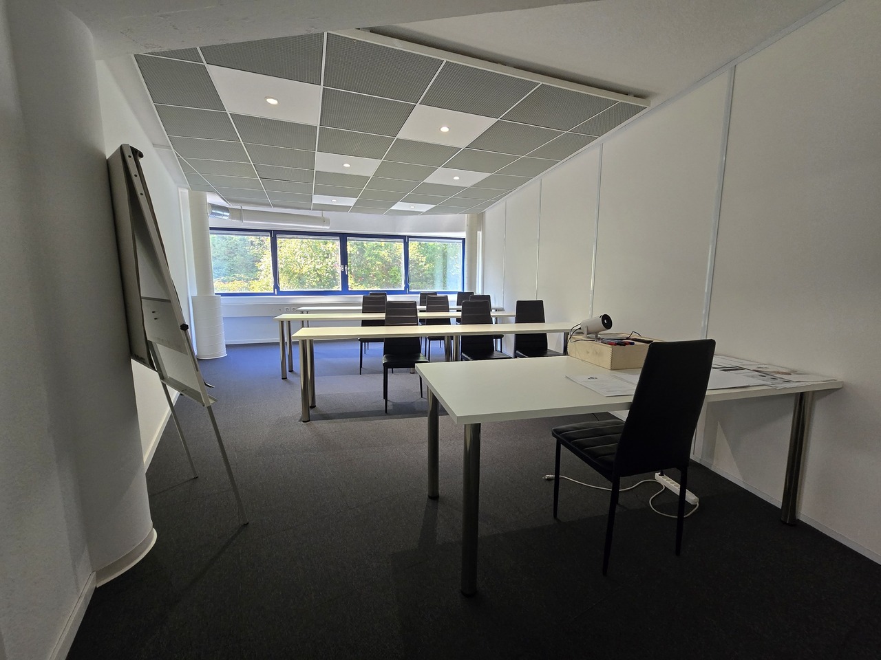 271m² Büro, Foto 4 von 9