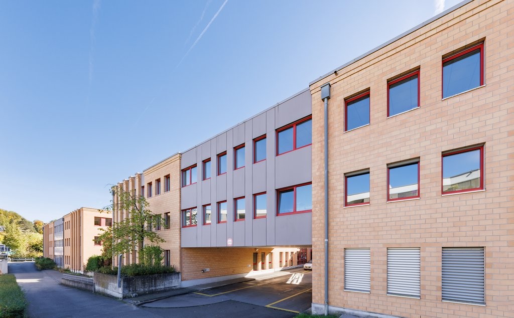 400m² office