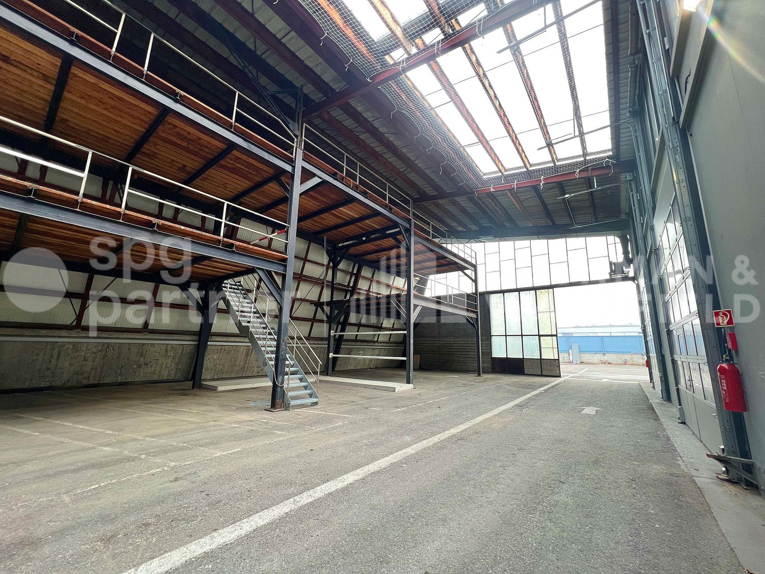 3090m² storage room, photo 3 of 10
