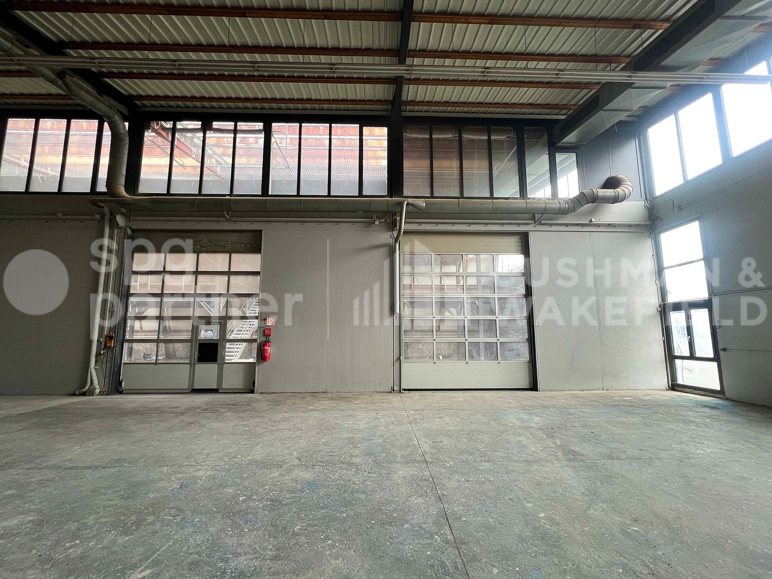 3090m² storage room, photo 8 of 10