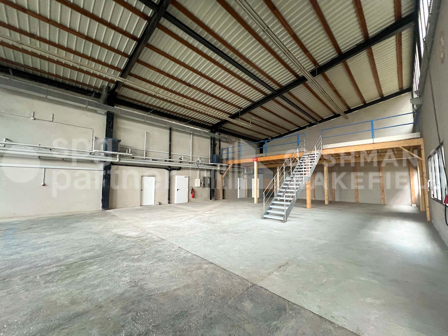 3090m² storage room, photo 6 of 10