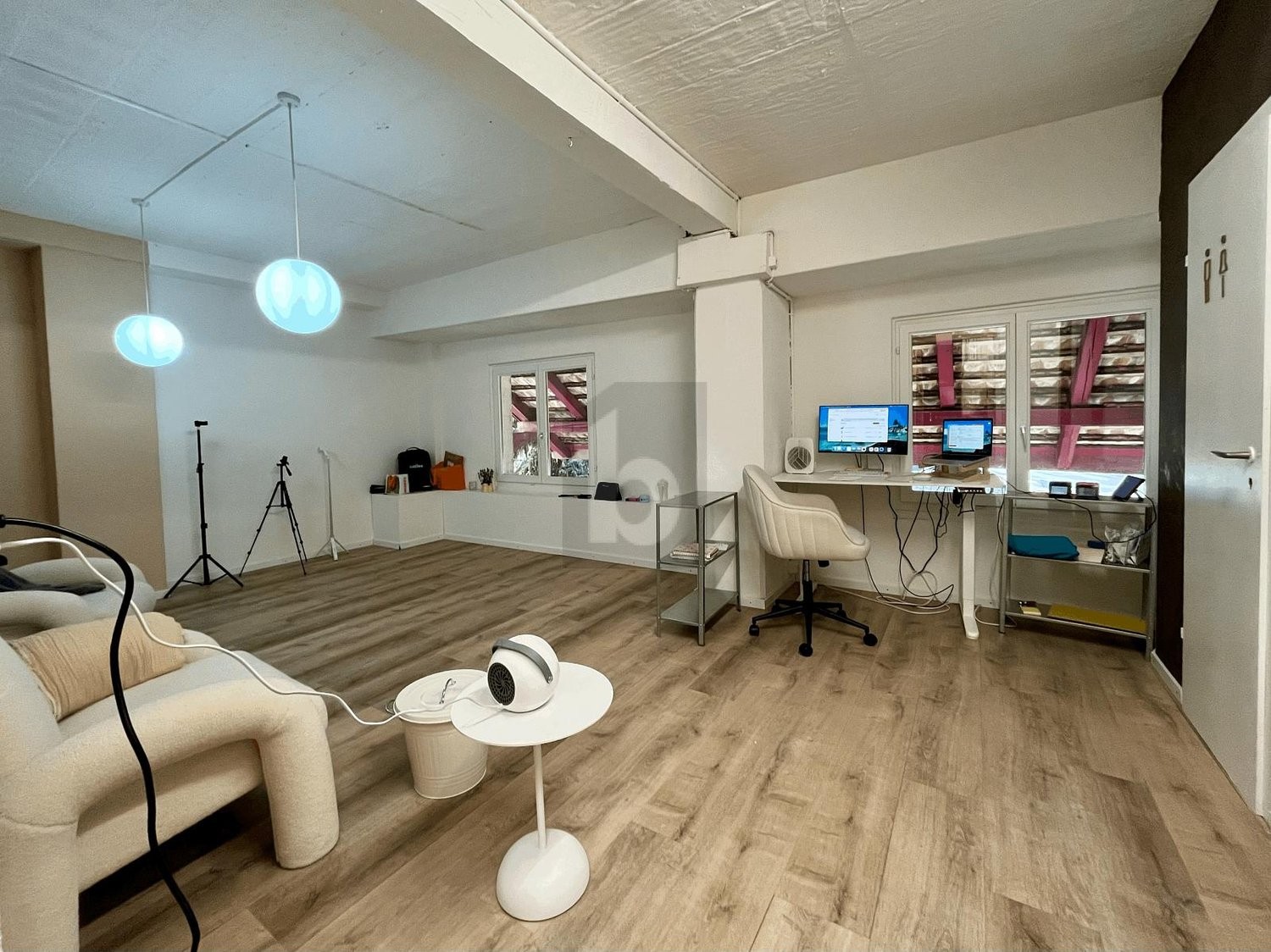 80m² shop