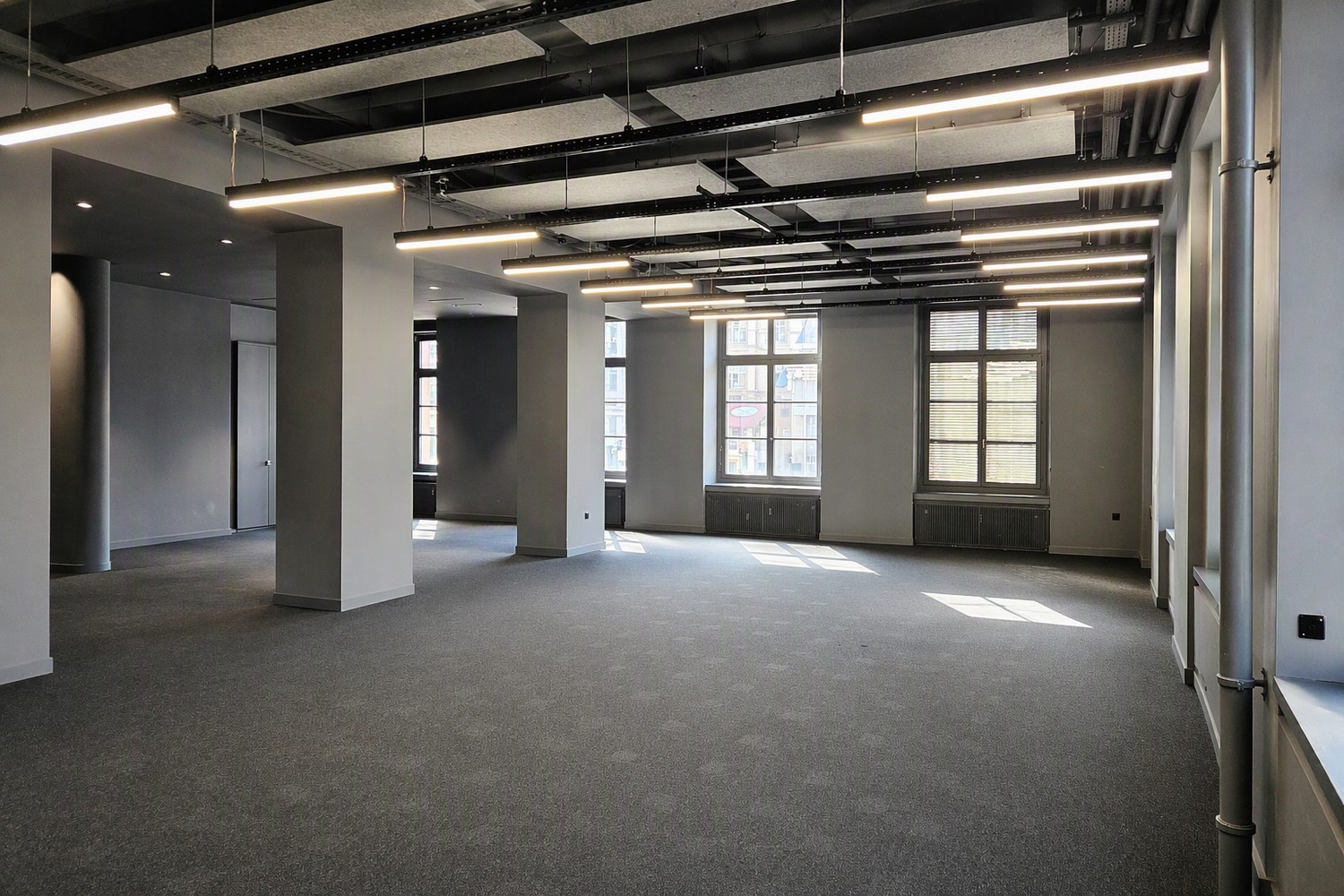 300-1500m² office