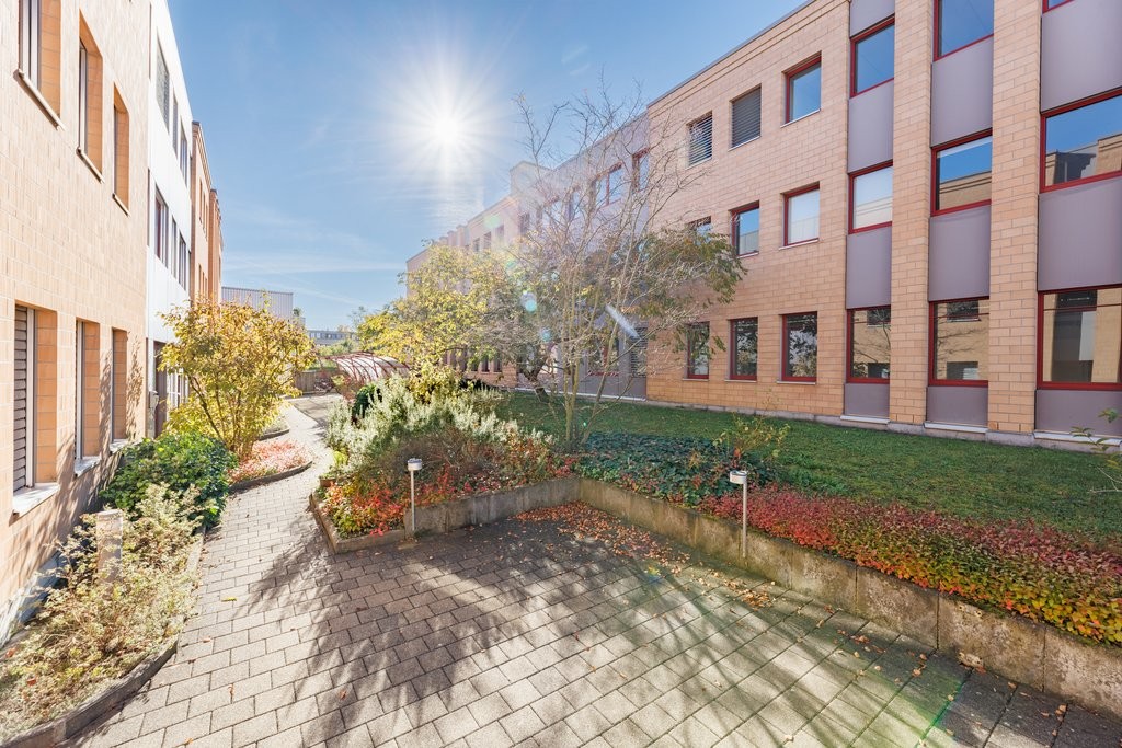 213m² office