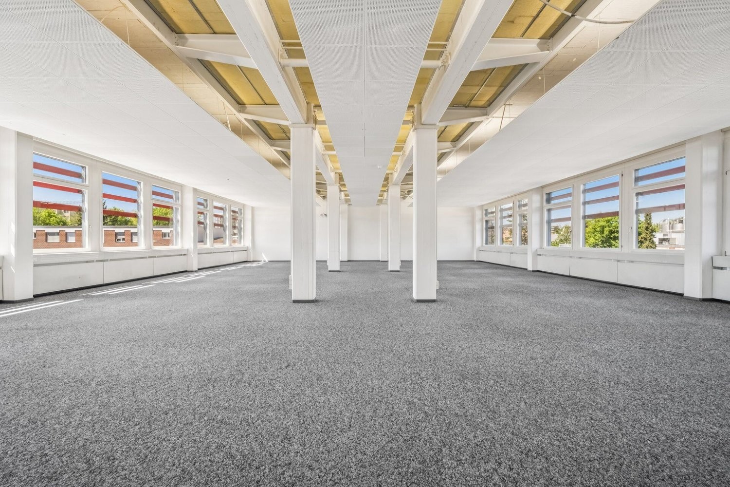 22m² office