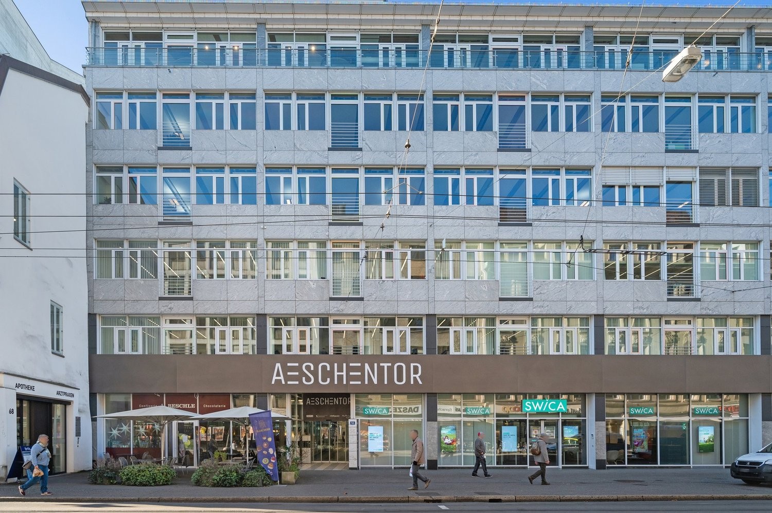 121m² commercial