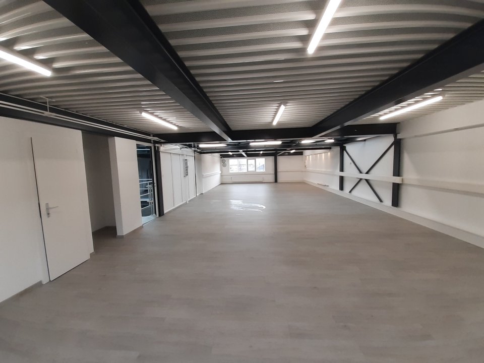 160m² storage room, photo 2 of 5