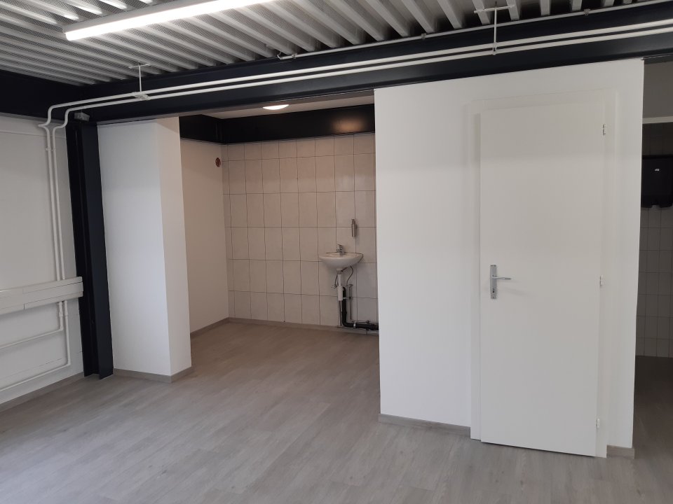 160m² storage room, photo 1 of 5