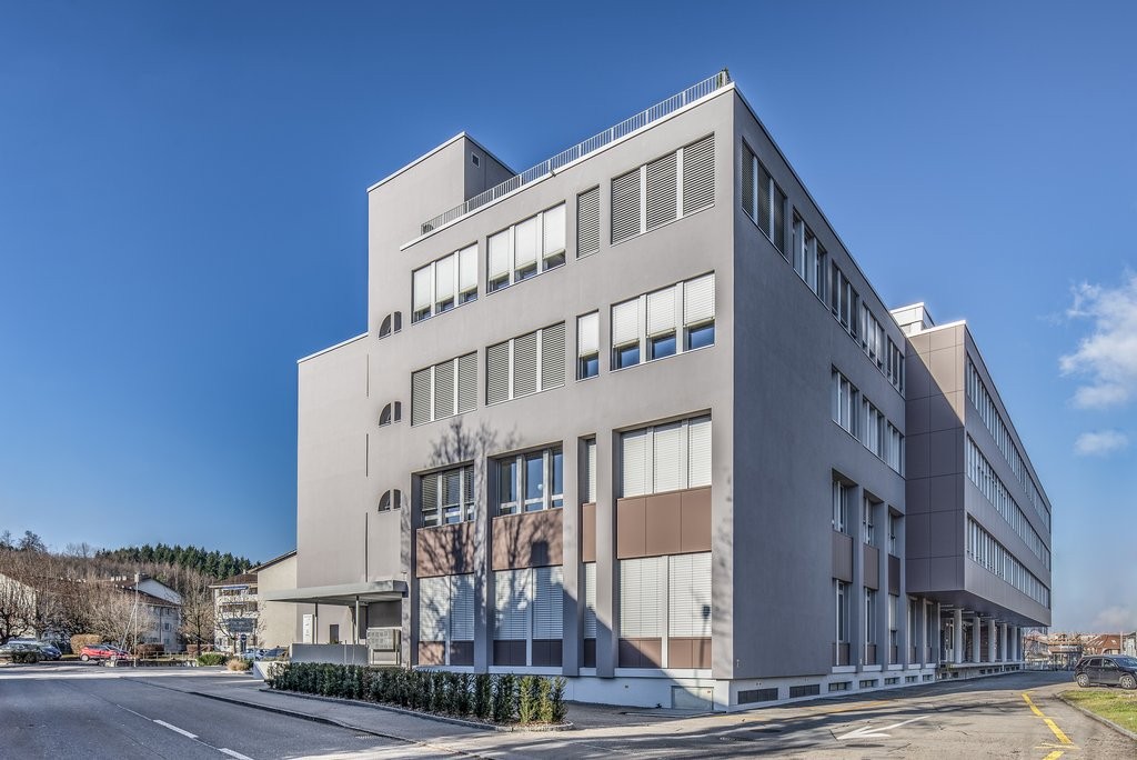 400m² commercial