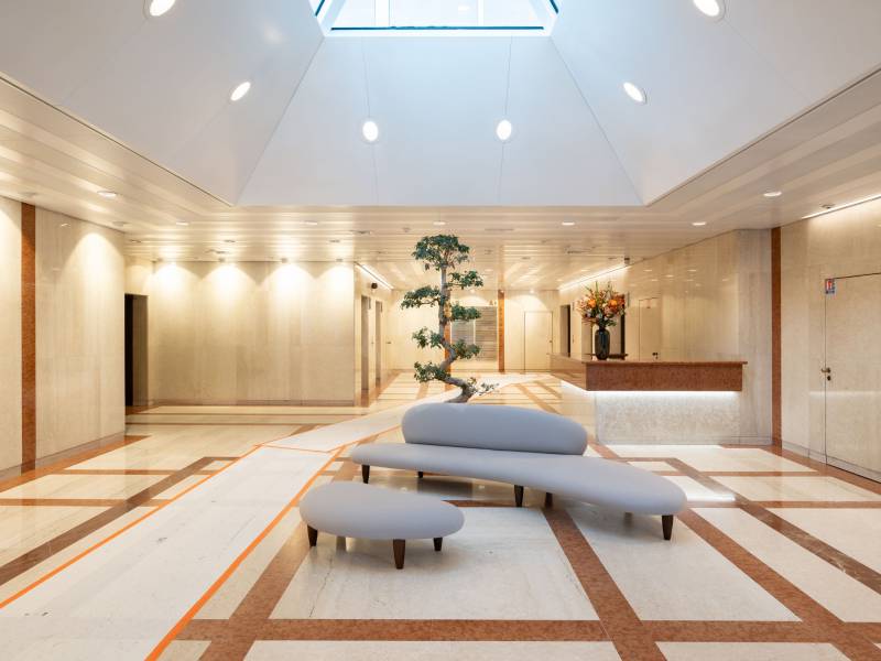 185m² office