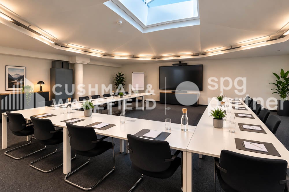 1410m² Büro