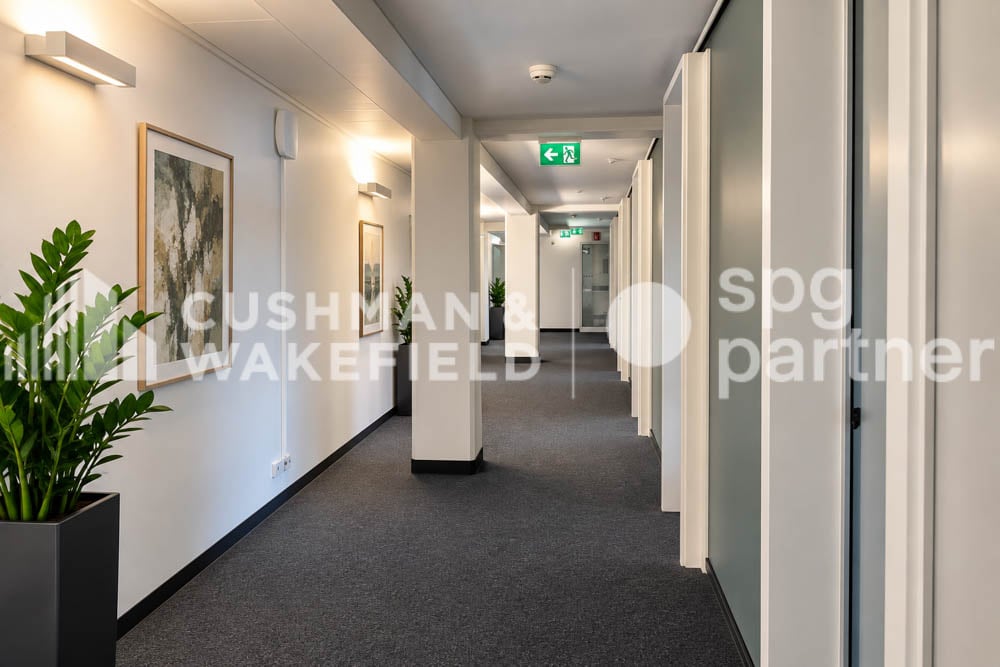 1410m² Büro