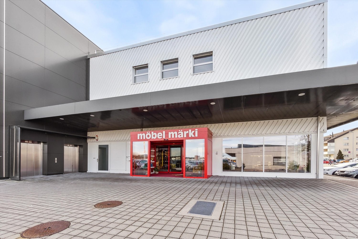 412m² negozio