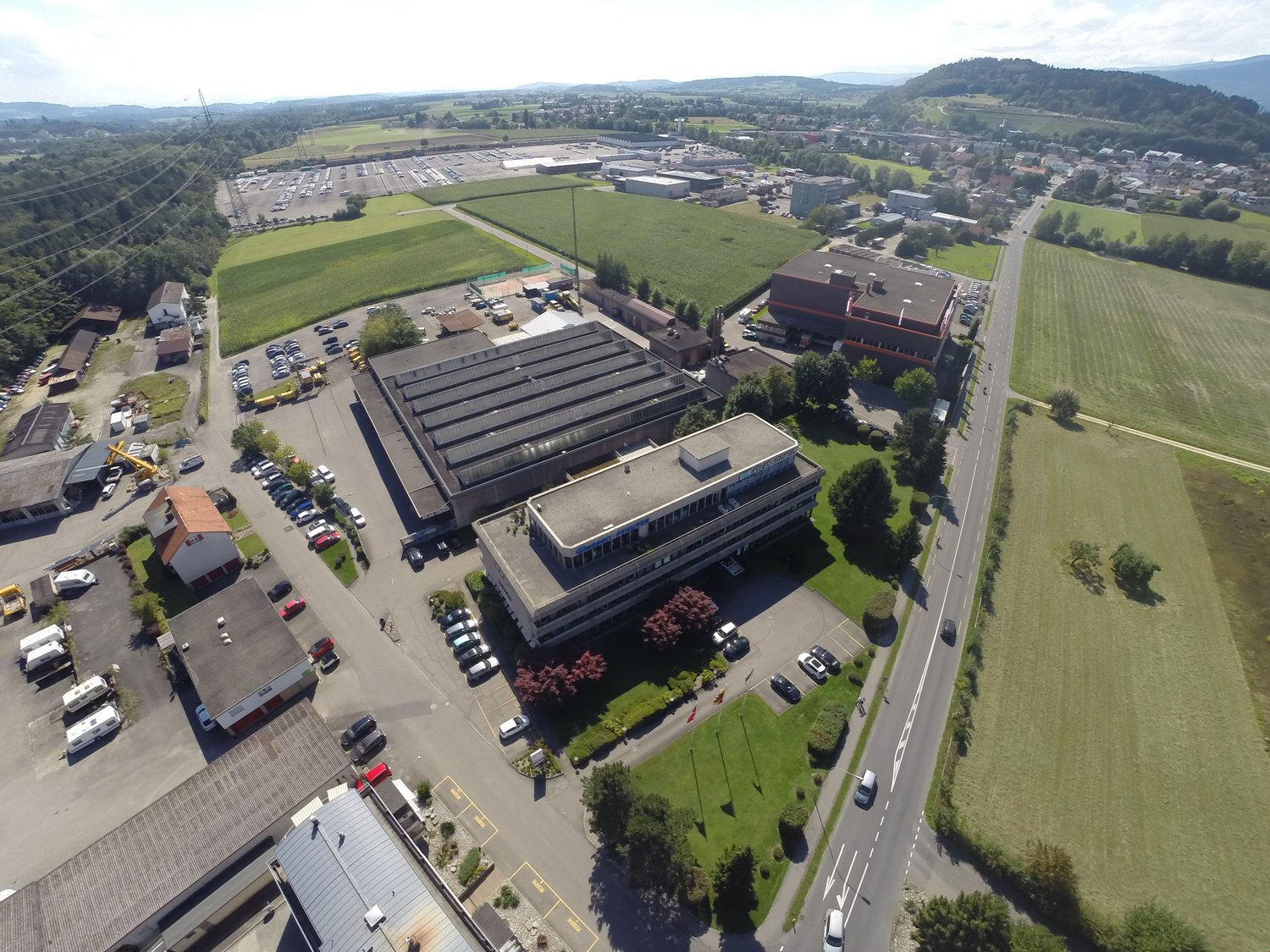 990m² office
