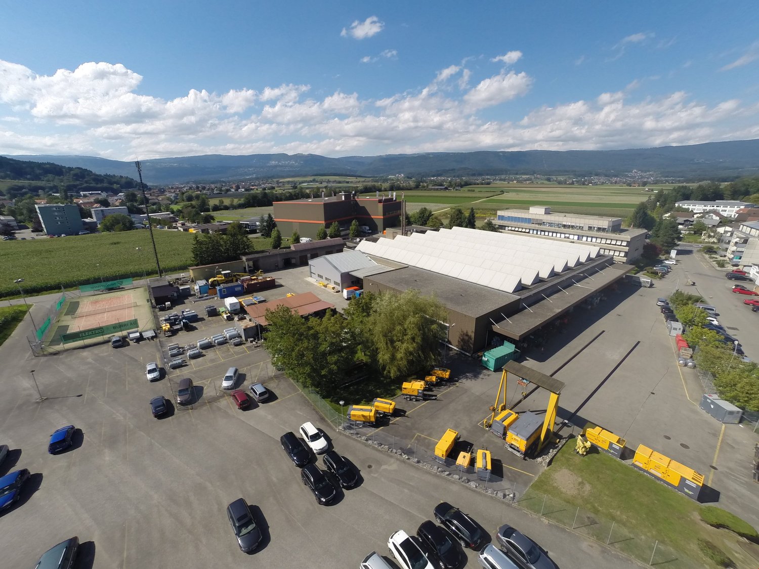 990m² office