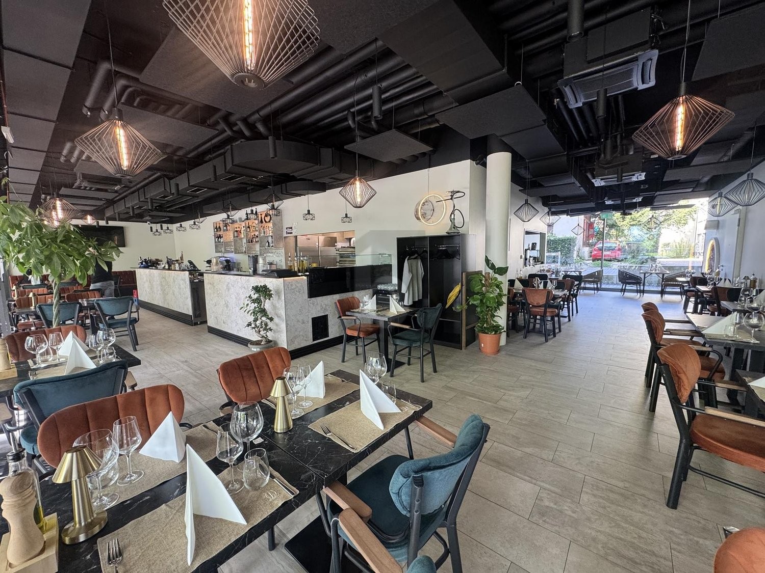 260m² ristorante, foto 1 di 4