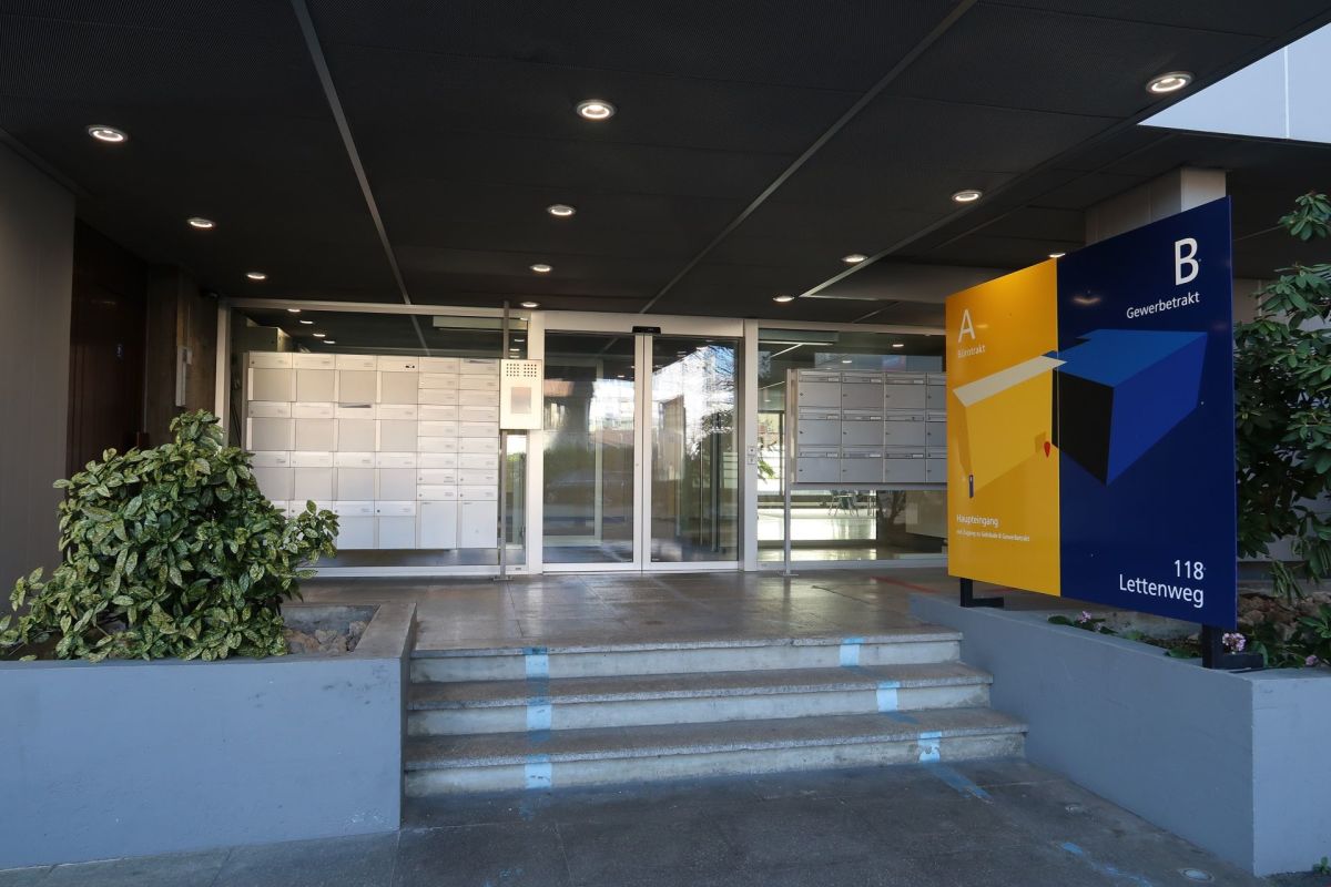 81m² office