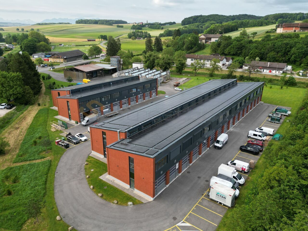 230m² Gewerbe, Foto 2 von 3