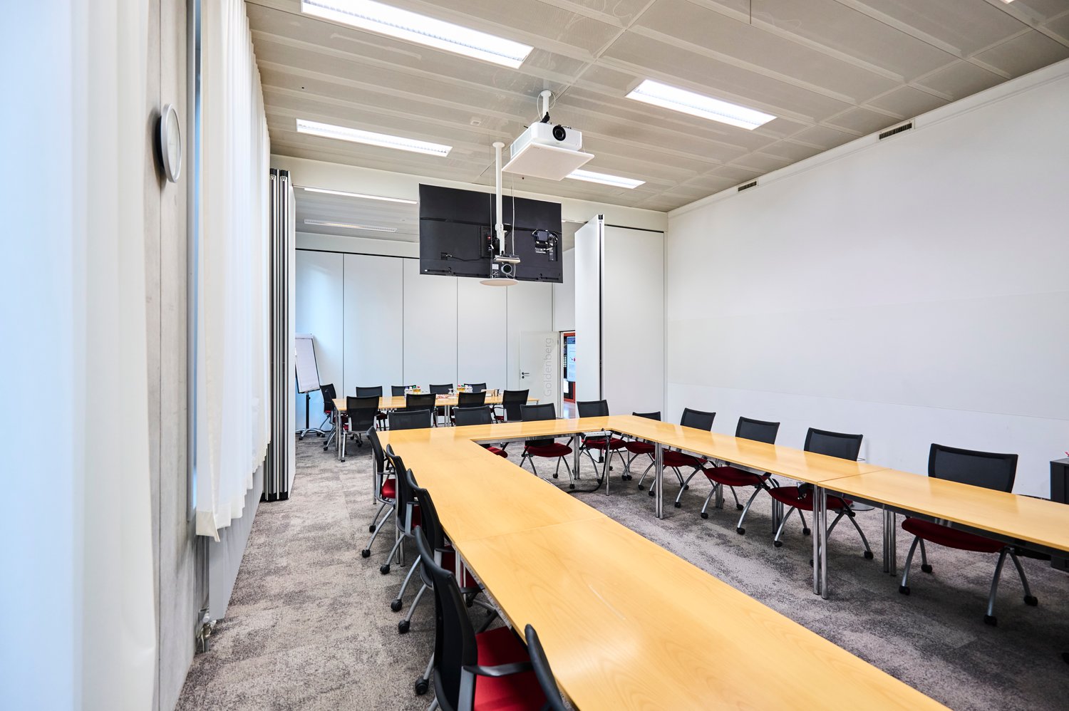 828m² bureau