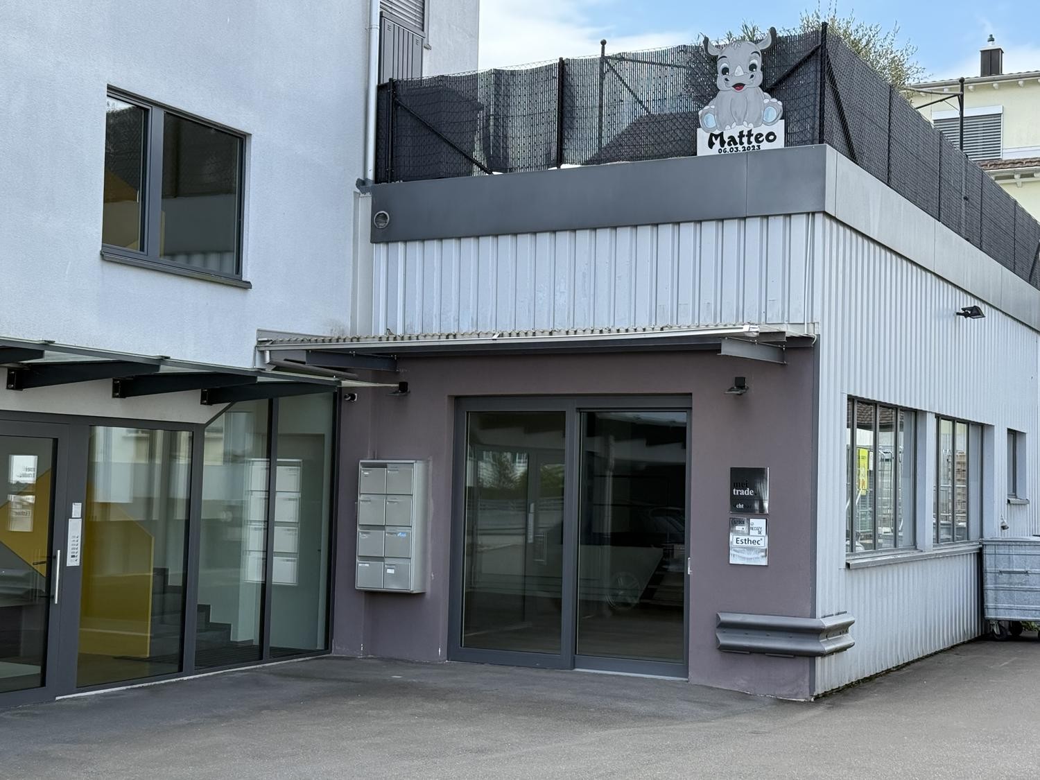 98m² commerciale