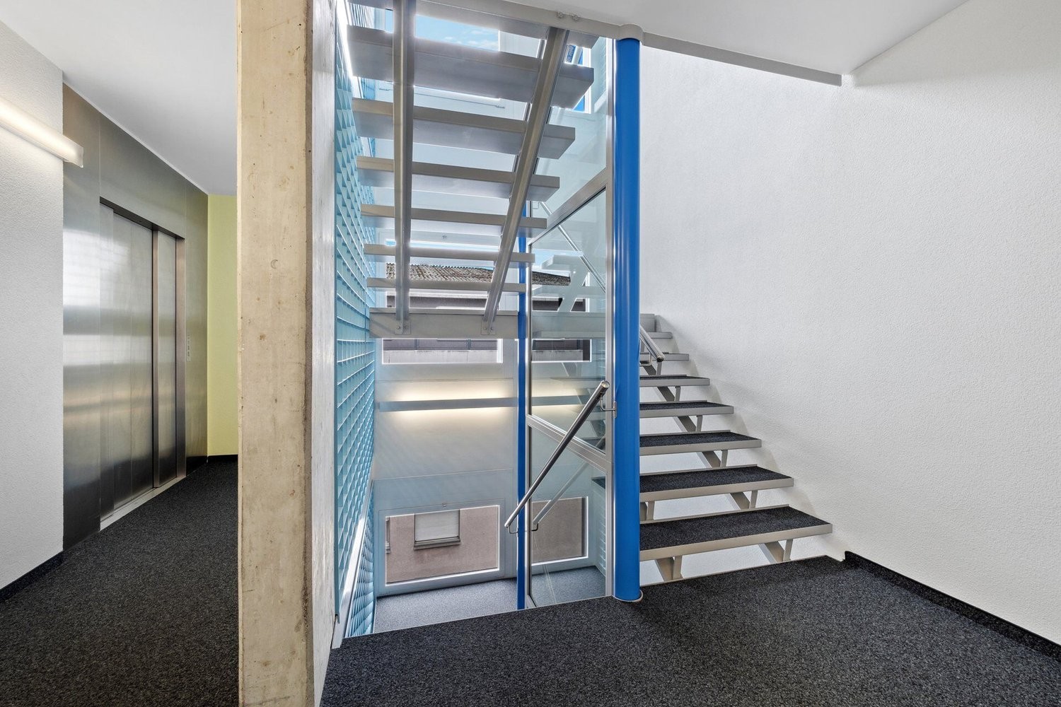 681m² ufficio
