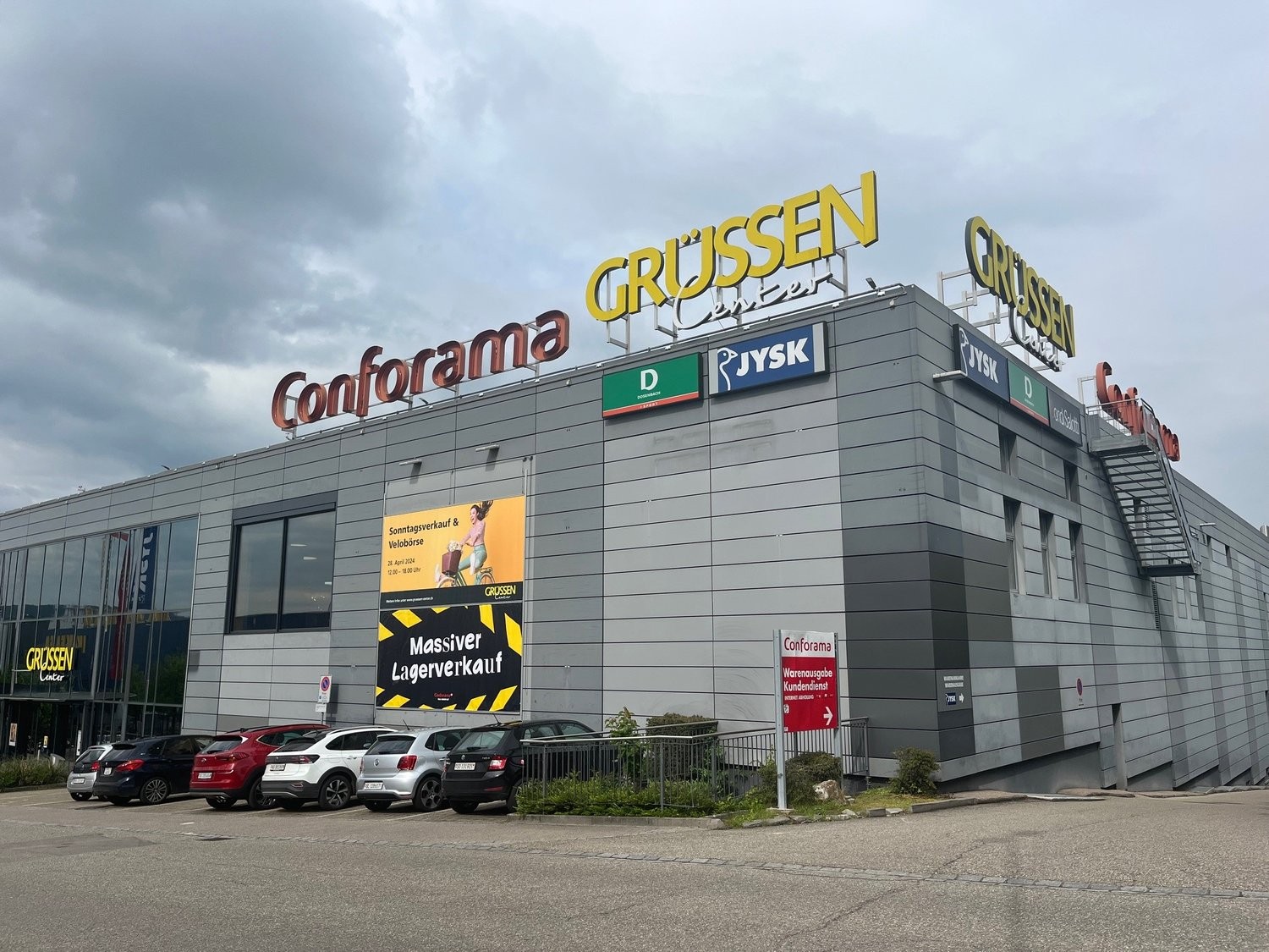 115m² shop