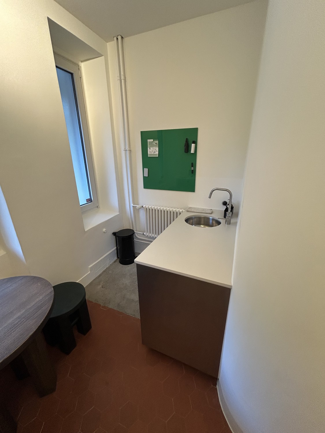 60m² office
