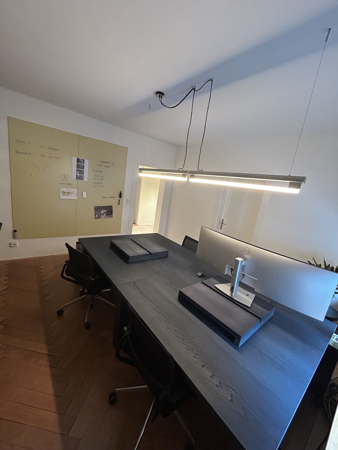 60m² office