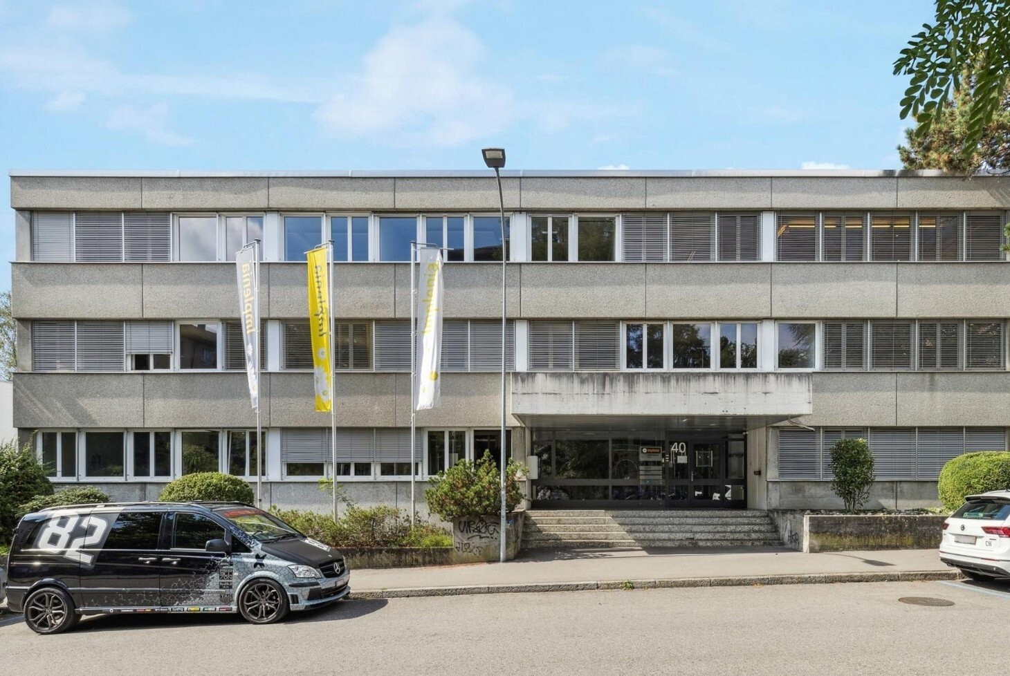 178m² office