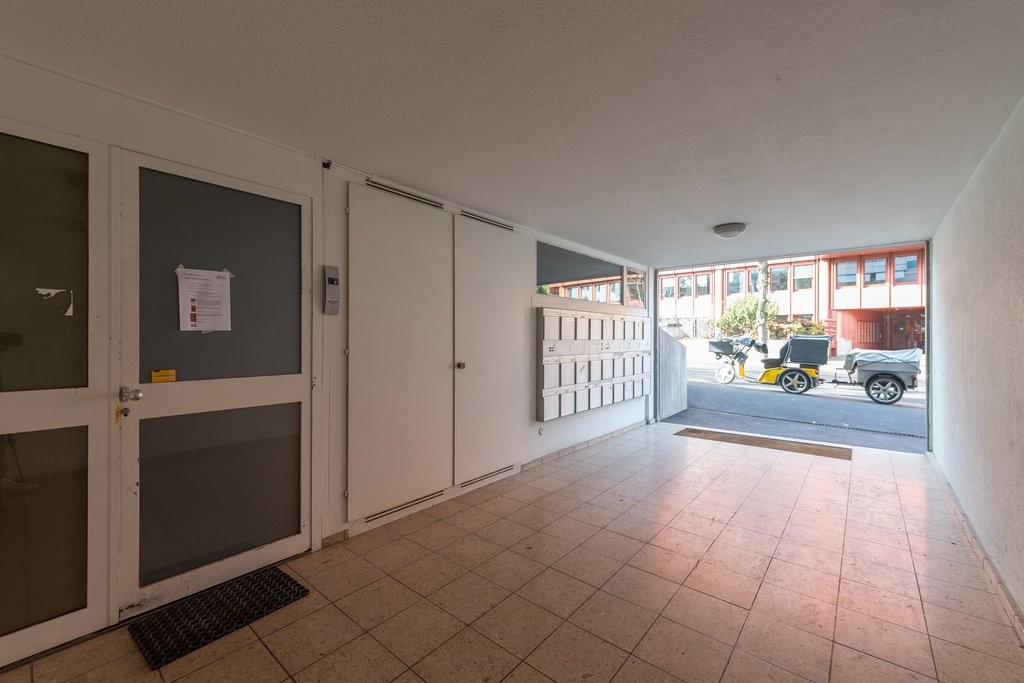 280m² office