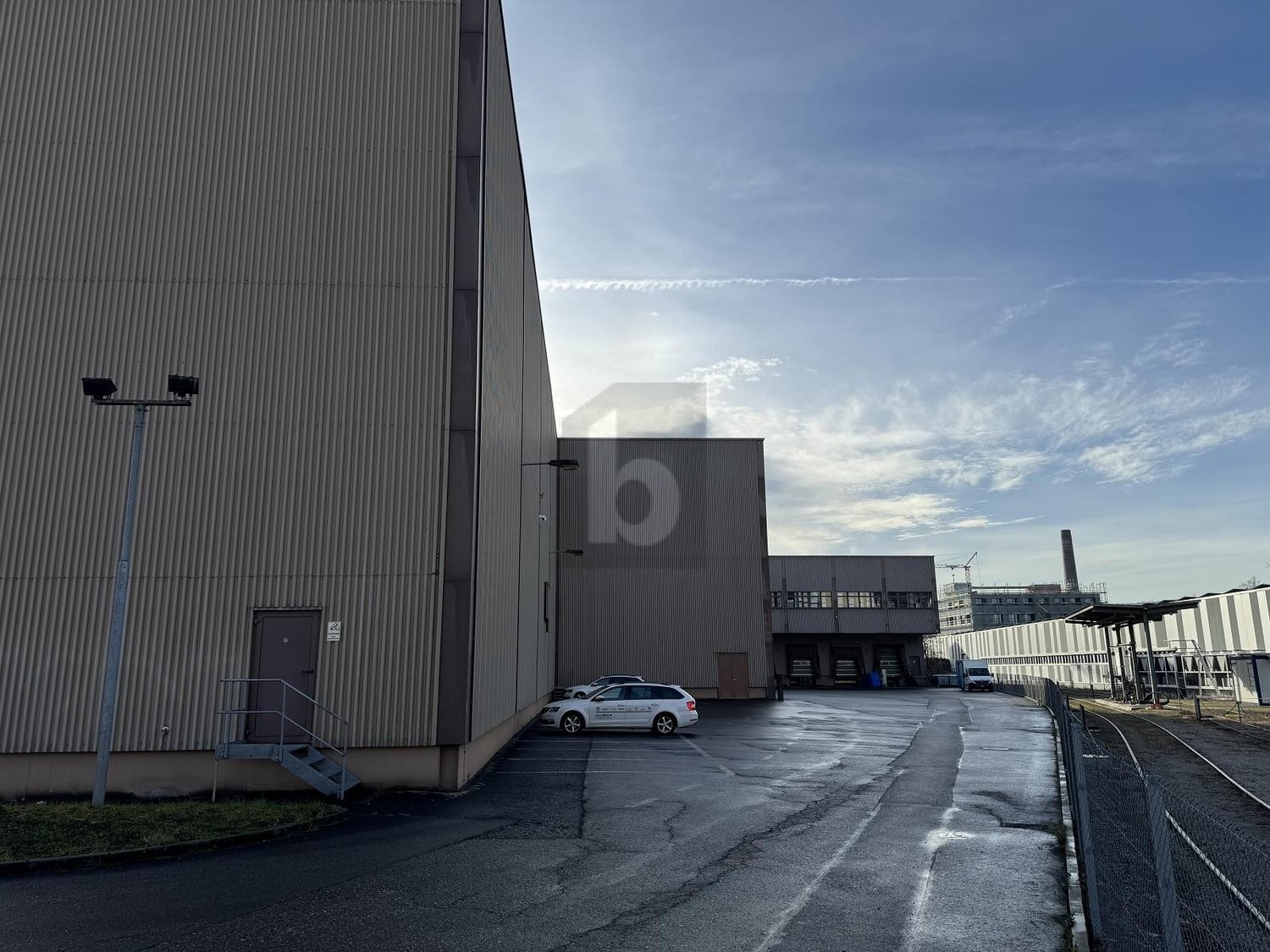6735m² storage room