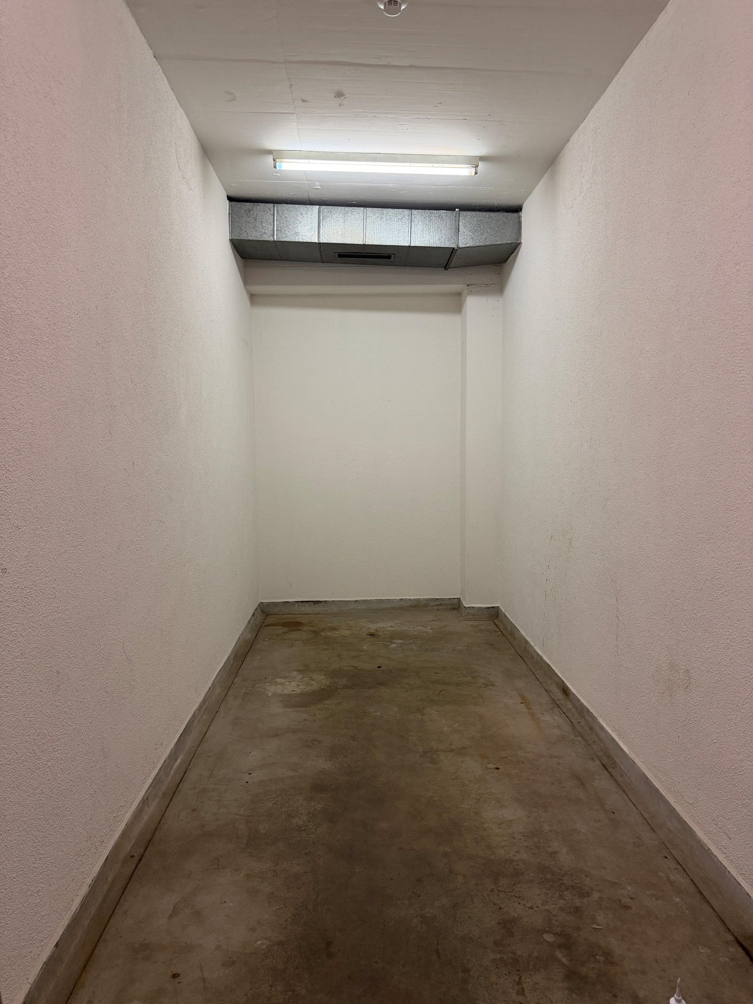 15m² storage room