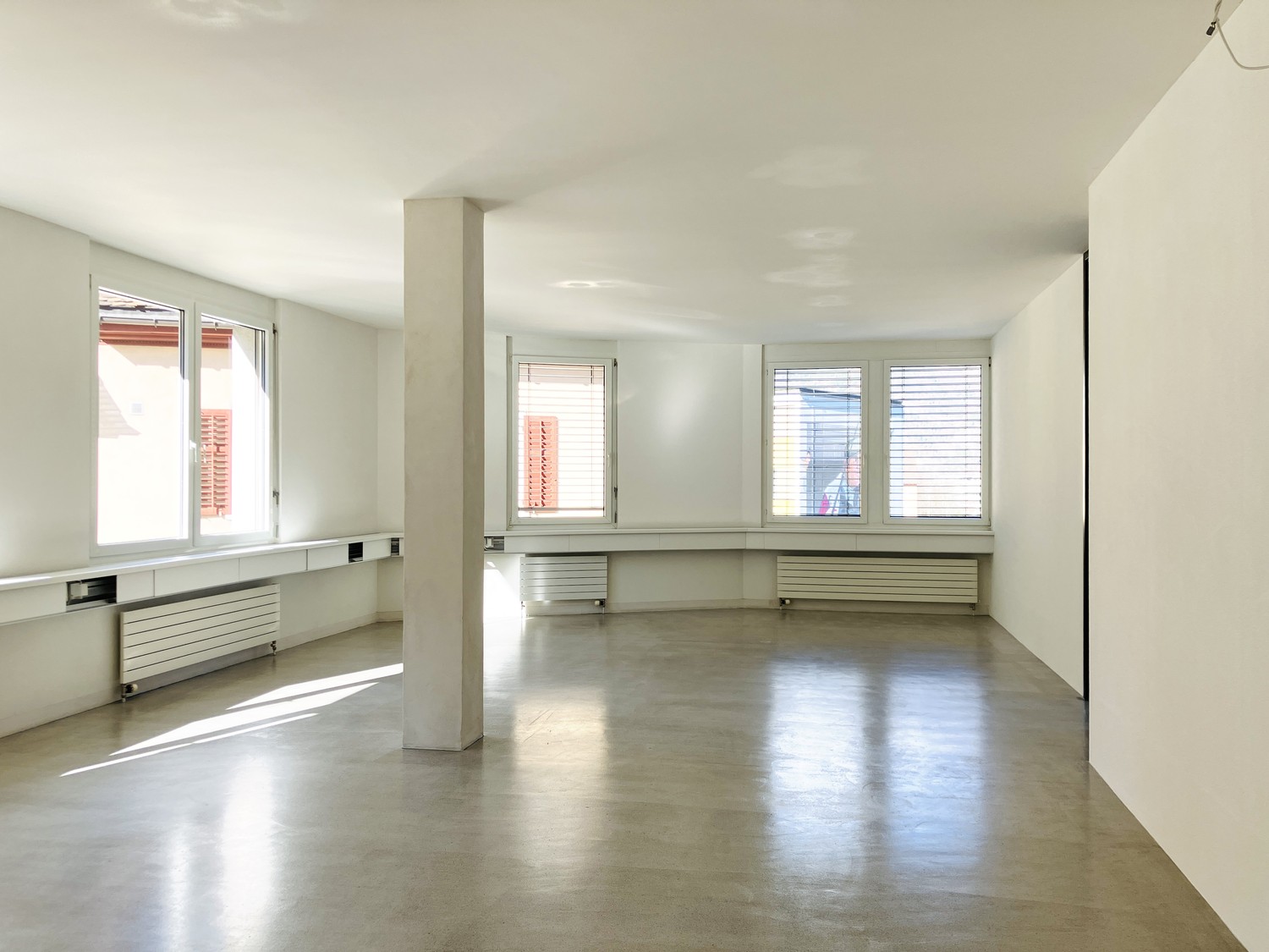 Office, Foto 1 von 8
