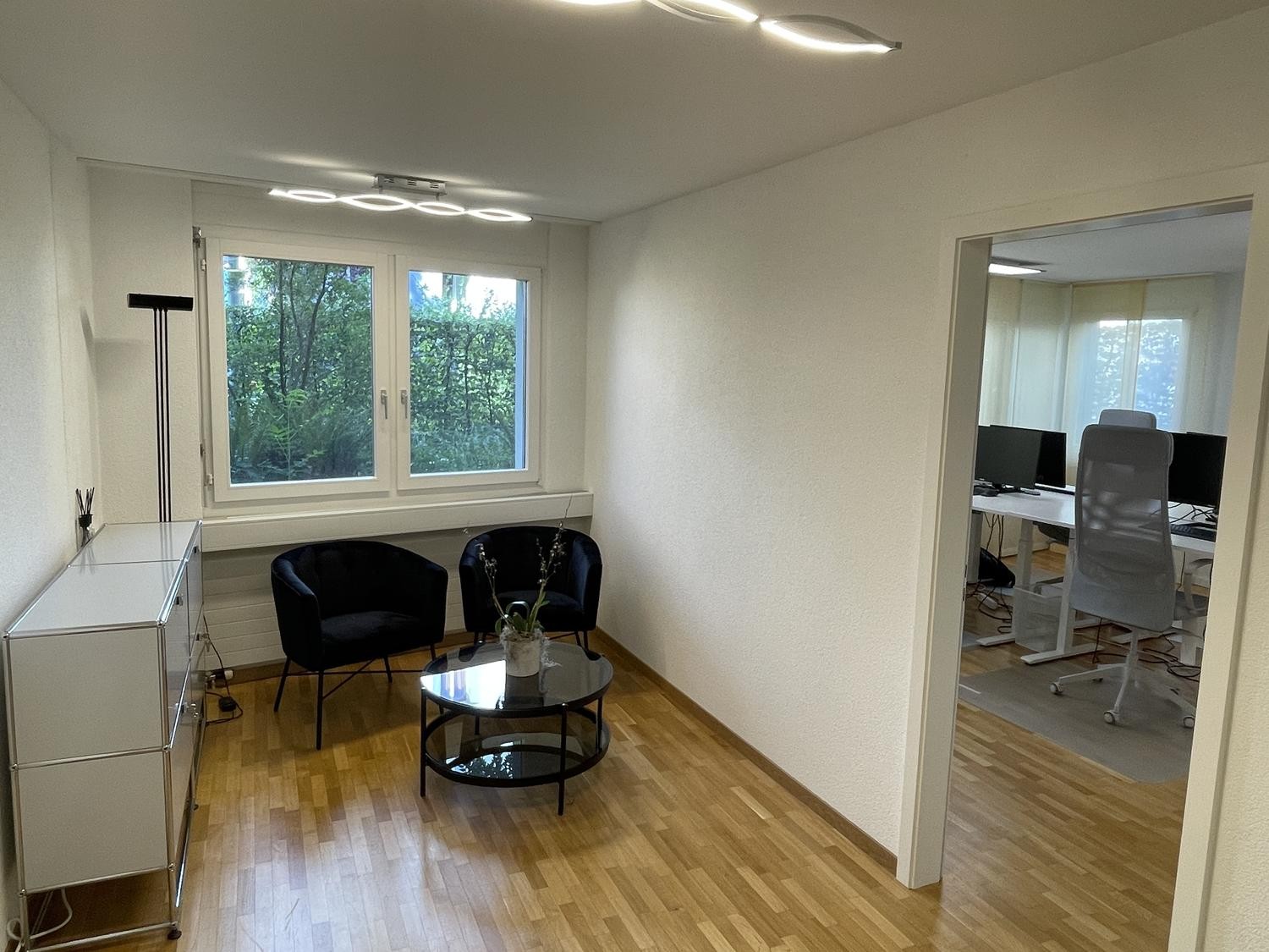 84m² office