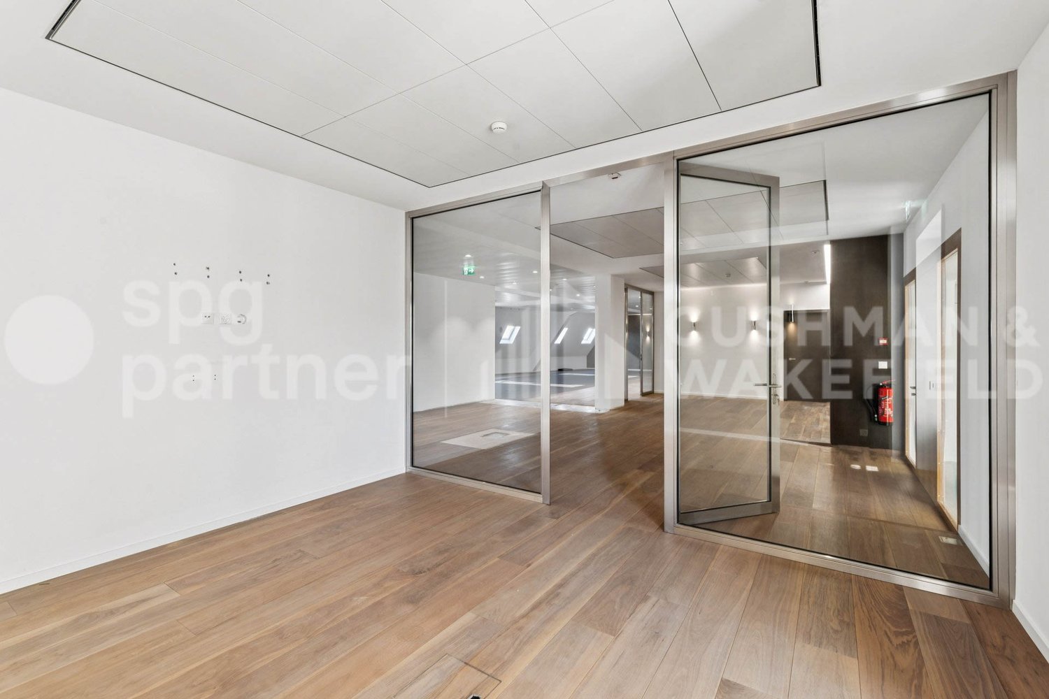 335m² Büro, Foto 4 von 10