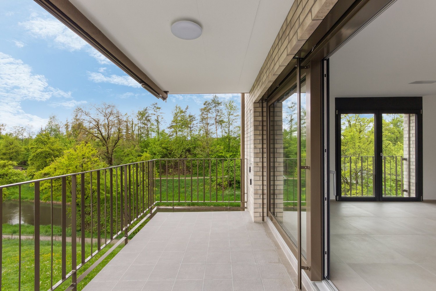 149m² commercial