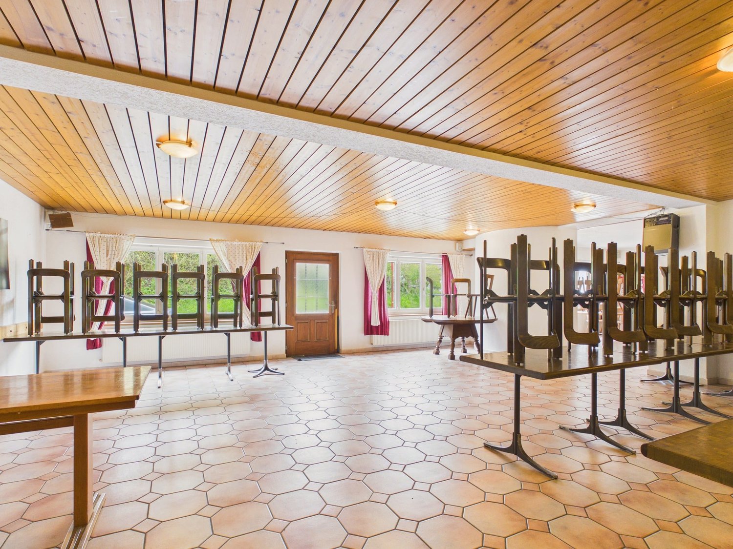 160m² restaurant